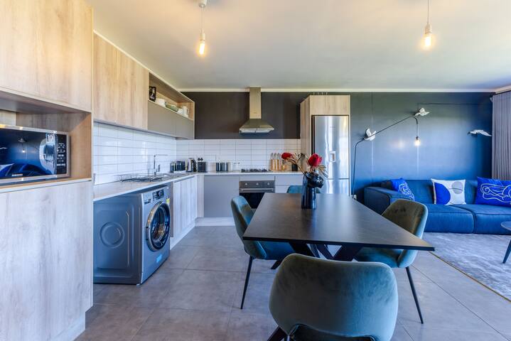 Elegant 3BR Apartment with Amazing Views gallery image 2