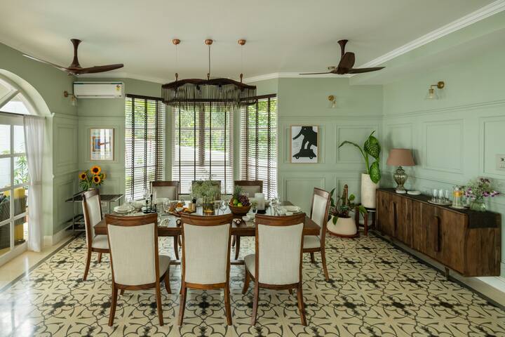 Dining area image 3