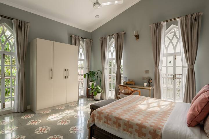 Bedroom 1 image 3