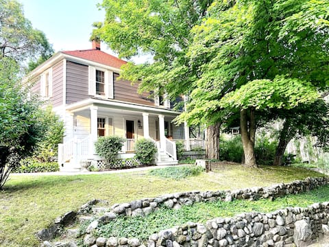 Vintage Farm House/Walloon/Petoskey