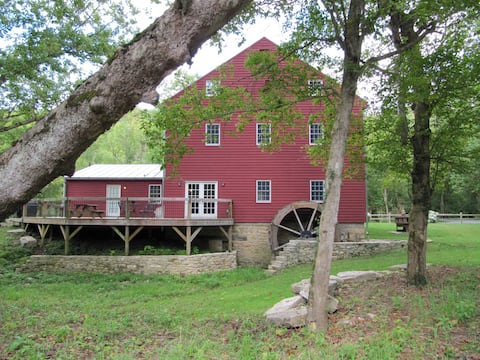 Grinnell Mill B&B: Spacious, Historic, Entire Mill