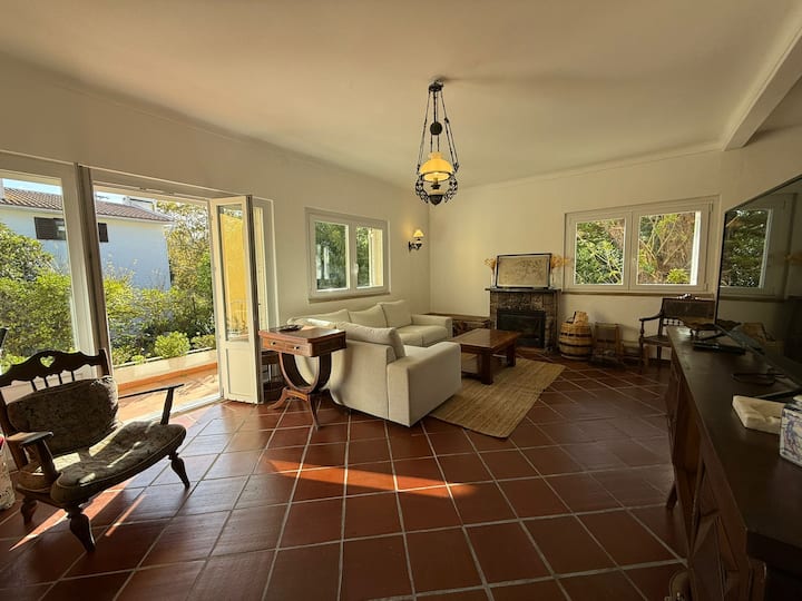 Moradia Em Colares Com Piscina E Vista P/a Serra - 辛特拉