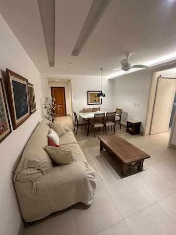 Aconchegante, quase beira-mar!