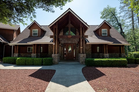 House on Lake Shasta