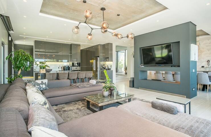 27 at Joubert gallery image 2