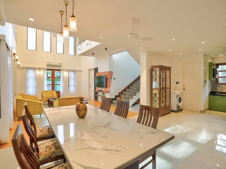 Dining area image 3