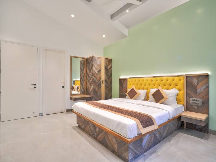 Bedroom 1 image 3