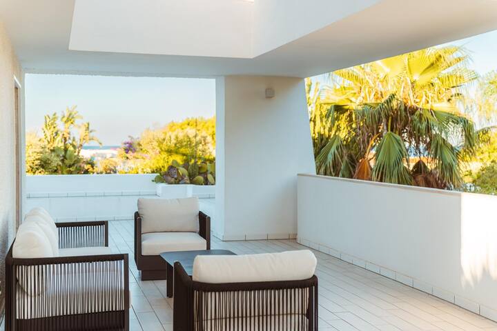 MareLuxe & Pool gallery image 4