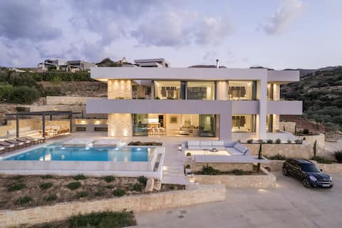 Utopia Stylish Five-Bedroom Villa