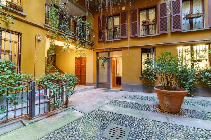 La Corte di Stampa- Elegante Apt Centro Milano gallery image 2