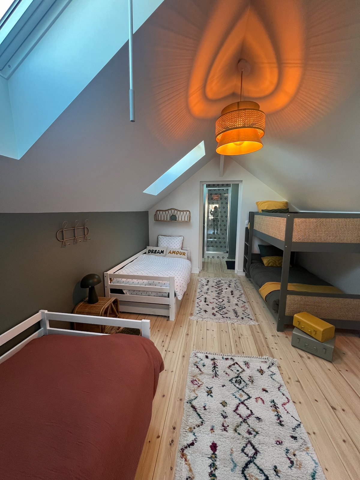 საძინებელი 4