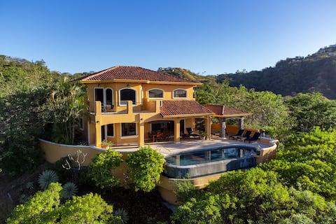Villa Encantada Ocean view and jungle lush