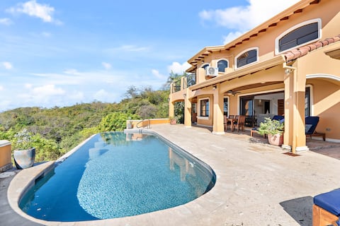 Villa Encantada Ocean view and  jungle lush