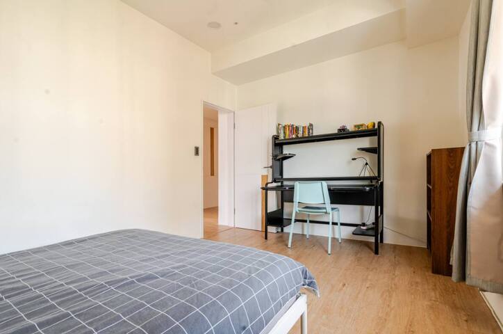 Spacious Family Oasis, 4Bd2Bath in Dazhi, Taipei gallery image 4