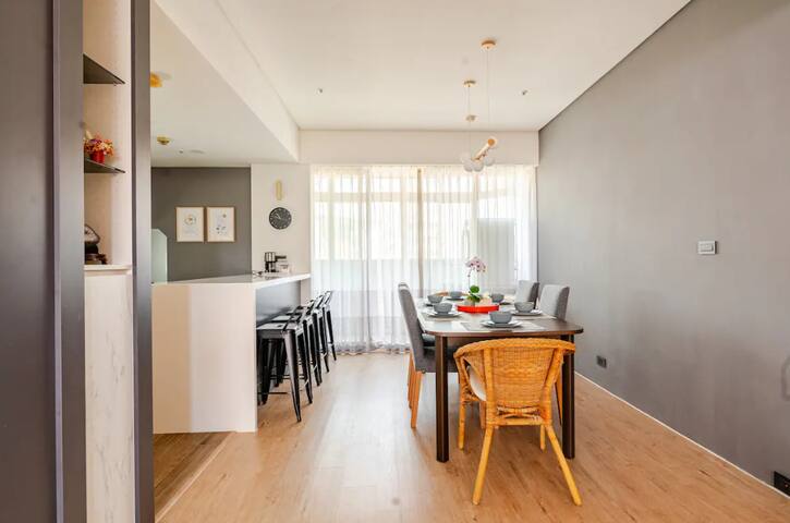 Spacious Family Oasis, 4Bd2Bath in Dazhi, Taipei gallery image 2