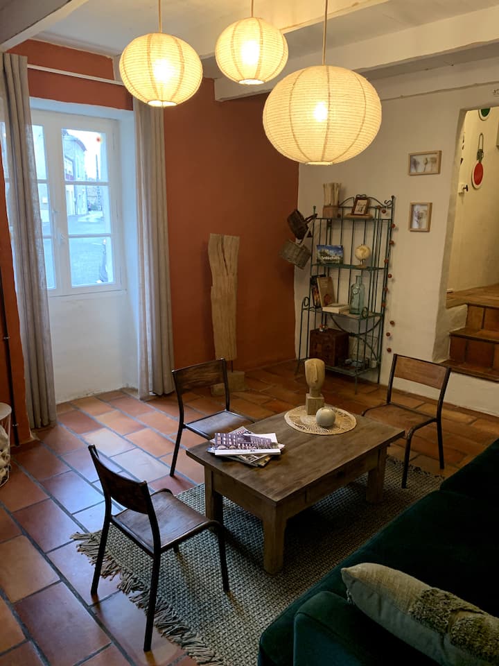 Grand Appartement Sud Ardèche.
"La Rochepierre" - Ardèche
