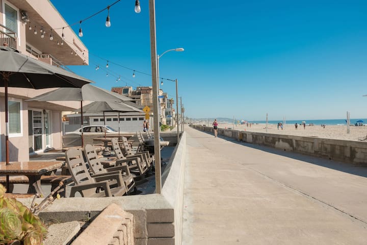 Surf’s Up Sanctuary: Beachfront in Mission Beach