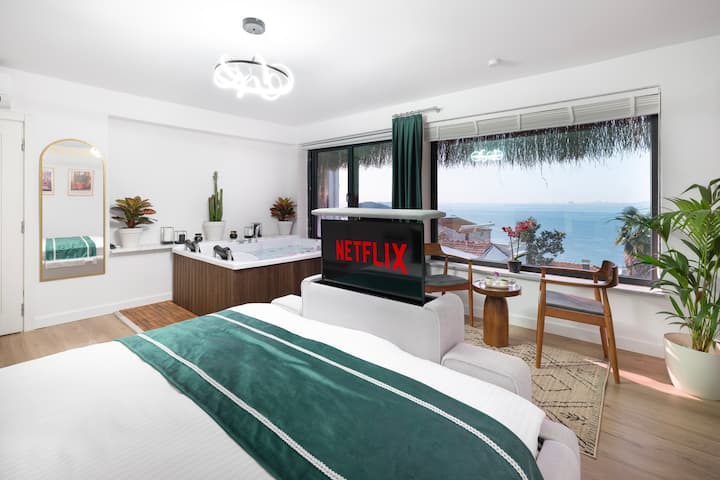Hillora Hotel  Büyükada / Luxury Sea View Room 301 - Adalar