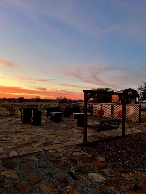 Peaceful Cabin Retreat SW OK