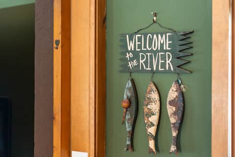 [Two Waterfront Cottages] w/ docks / walk to town