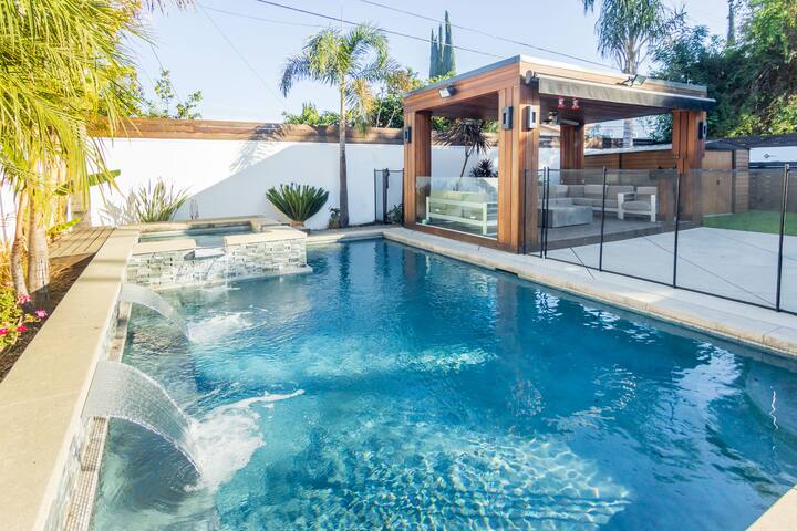 Modern luxury villa@ heart of LA gallery image 2