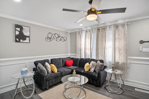 Charming Retreat w/ Pool Table in Chesterfield!