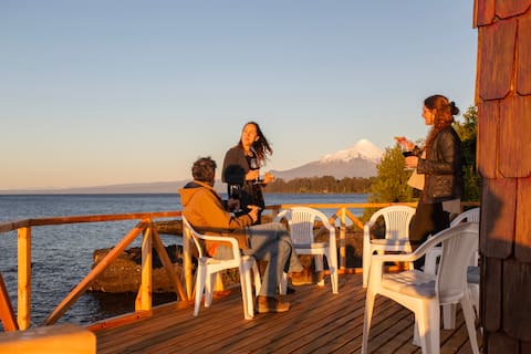 House facing the lake, Quincho, Jacuzzi and Basketball