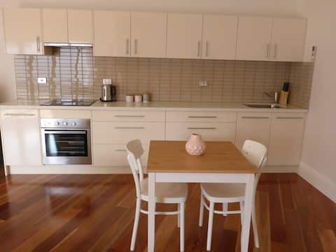 Popular Airbnb listing: Entire Guesthouse (Studio) in City Of Hobart