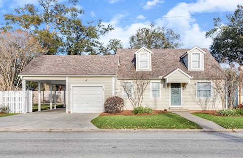 5BR/5BA Luxury Mansion near DT