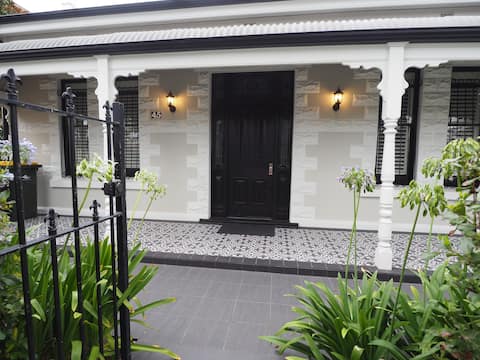 'The Cottage' @ Gordon Street Villas