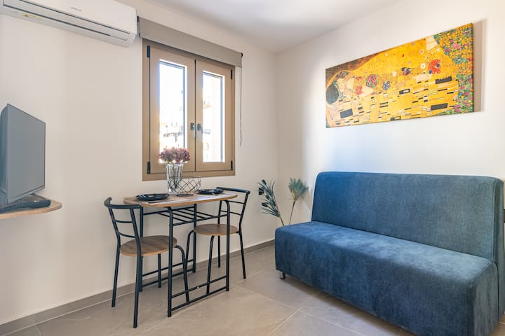 Gianna's Apartments-top Floor Apt - Héraklion