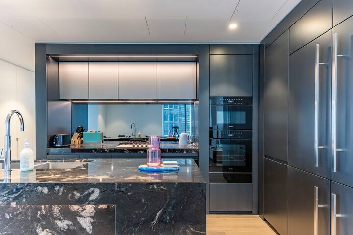 High-Level 2B Stunning Water Views in Barangaroo gallery image 5