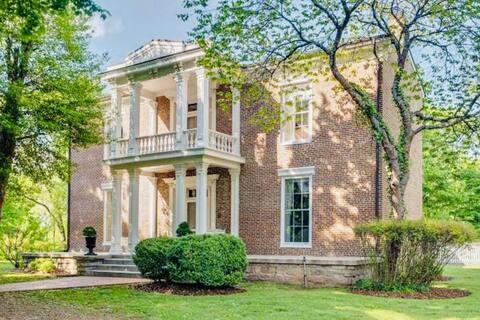 Luxury Mansion at Idler's Retreat with Hot Tub