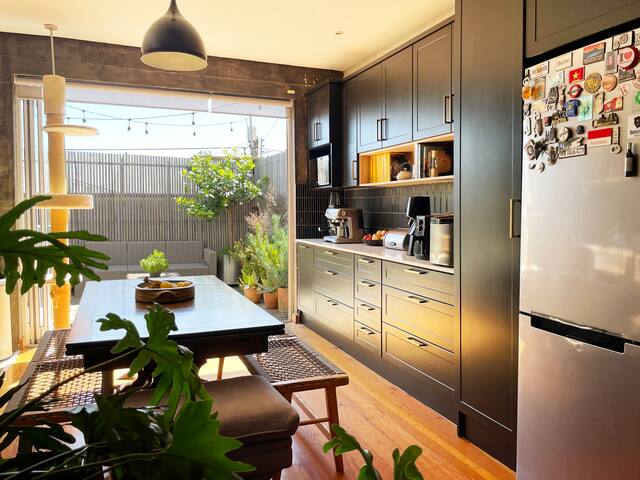 Luxurious Victorian House with spectacular views gallery image 5