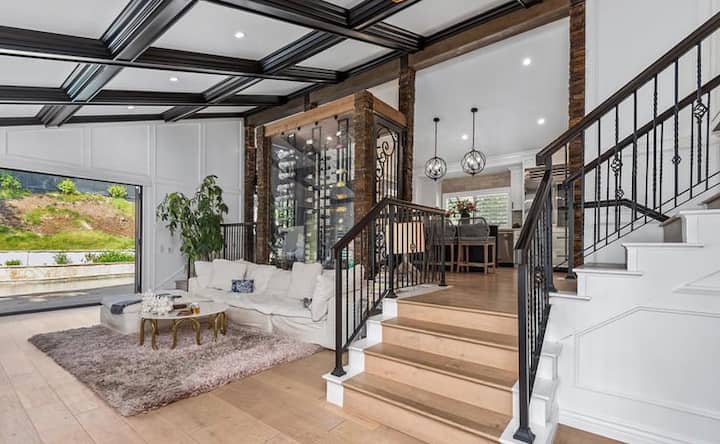 Beautiful Updated Home - Thousand Oaks, CA