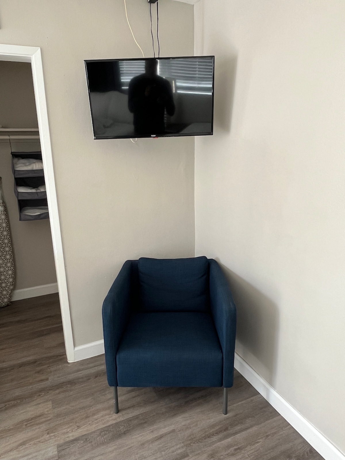 Cozy Room 1- Near Airport, Cruise Port. 2 Beds. photo 3