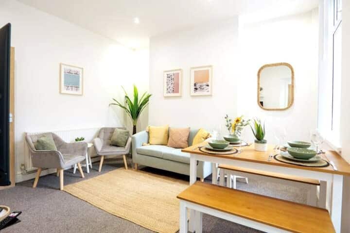 Air Host & Stay | 3 Bedroom House |  Anfield Lpool - Liverpool