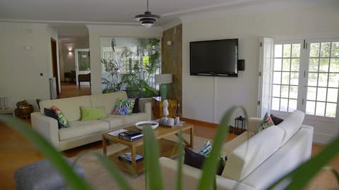Top performing Airbnb: Vila Louro in Silveira