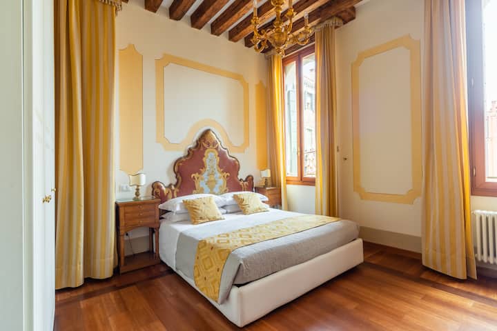 חדר השינה הכפול הראשון