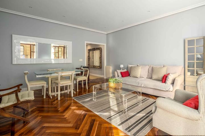 100 m Playa Concha: 4p + Parking Cercano