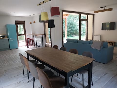 Tábara, on the riverbank