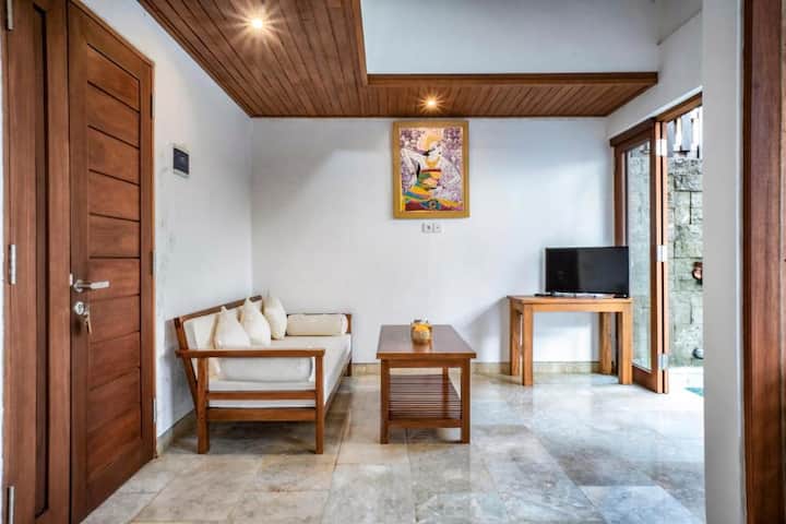 Immerse Yourself In Private Pool Villa Wth Kitchen - Ubud