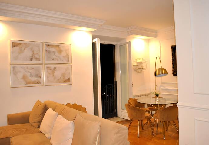 Colosseum Panorama Penthouse with Terrace gallery image 5