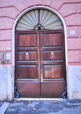 Colosseum Panorama Penthouse with Terrace gallery image 2