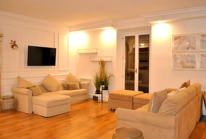 Colosseum Panorama Penthouse with Terrace