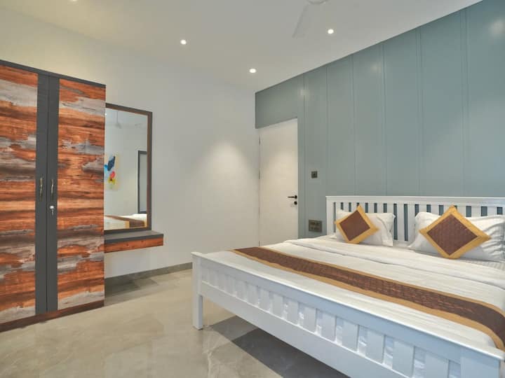 Bedroom 1 image 1