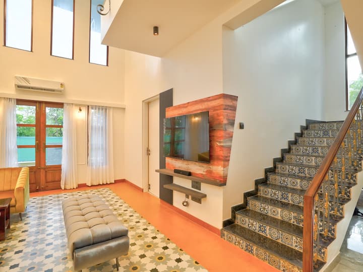 Living room image 3