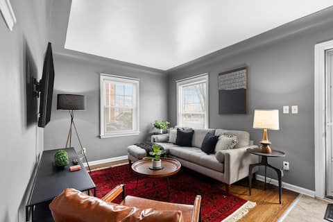 Quaint Wyandotte 2 BD Unit Near Detroit River