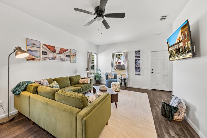 Stylish, Central, 3 Bedroom New Construction House - Panama City, FL