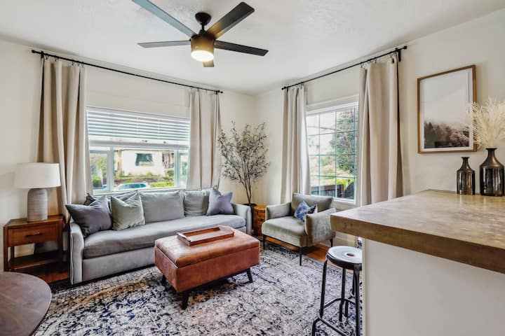 Bright Portland Retreat · Walkable · Private Yard - 波特蘭